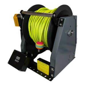 Powerdrive™ elektrinė žarnos ritė su 100 m 6 mm Streamline® HIVIZ žarna – surinkta